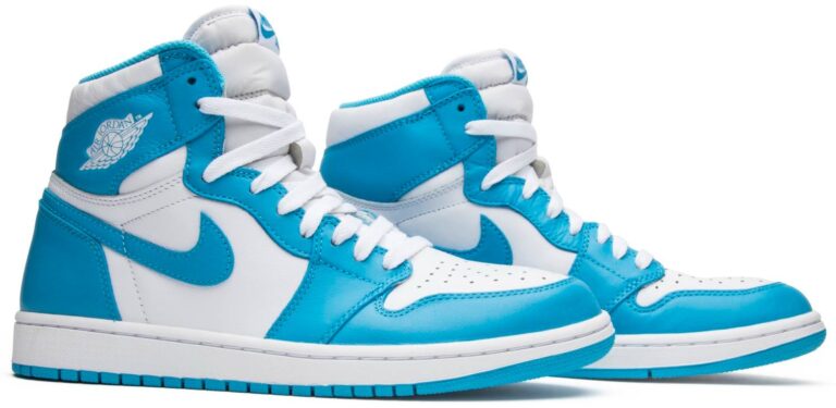 Air Jordan 1 Retro High OG 'UNC' 555088-117 - Image 3