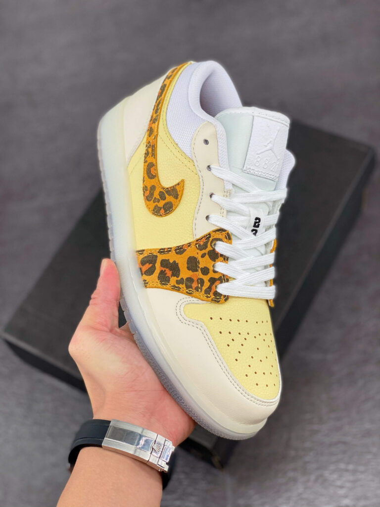 Air Jordan 1 Low ” SNKRS Day” Yellow Sail DN6998-700