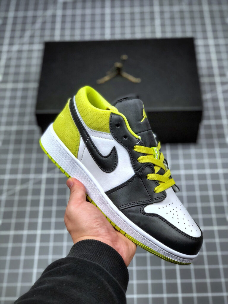 Air Jordan 1 Low ” Black Cyber” CK3022-003