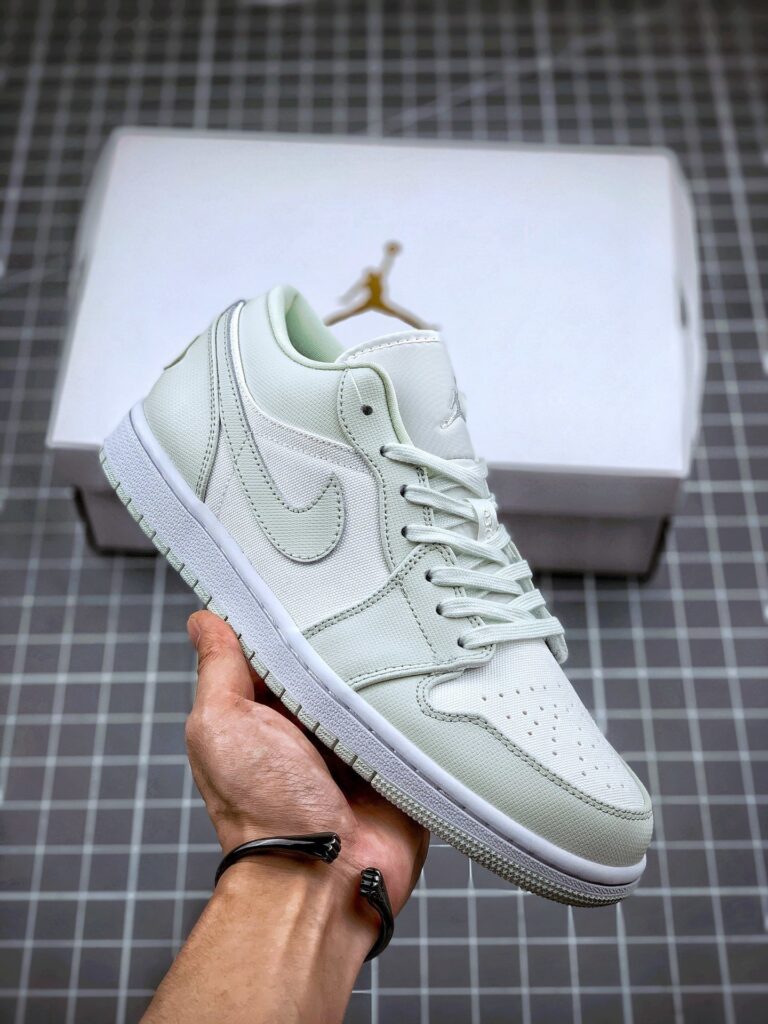 Air Jordan 1 Low ” Spruce Aura” CW1381-003