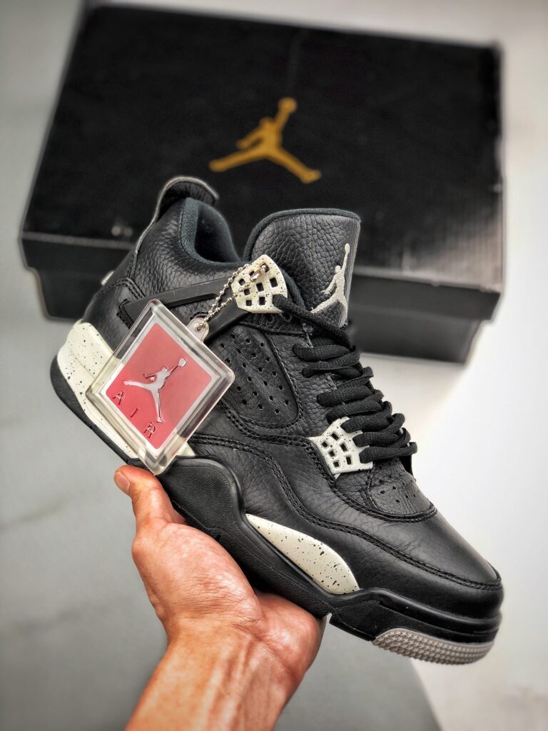 Air Jordan 4 ‘Oreo’ Black/Tech Grey-Black