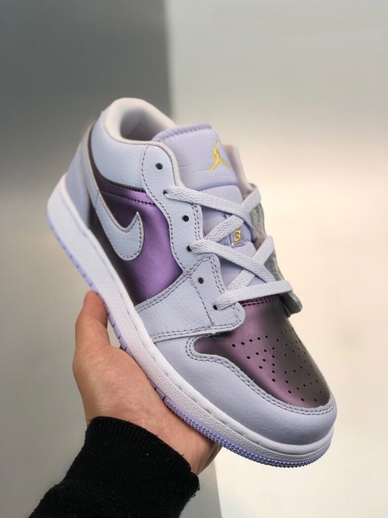 Air Jordan 1 Low GS ‘Oxygen Purple’ 554723-505