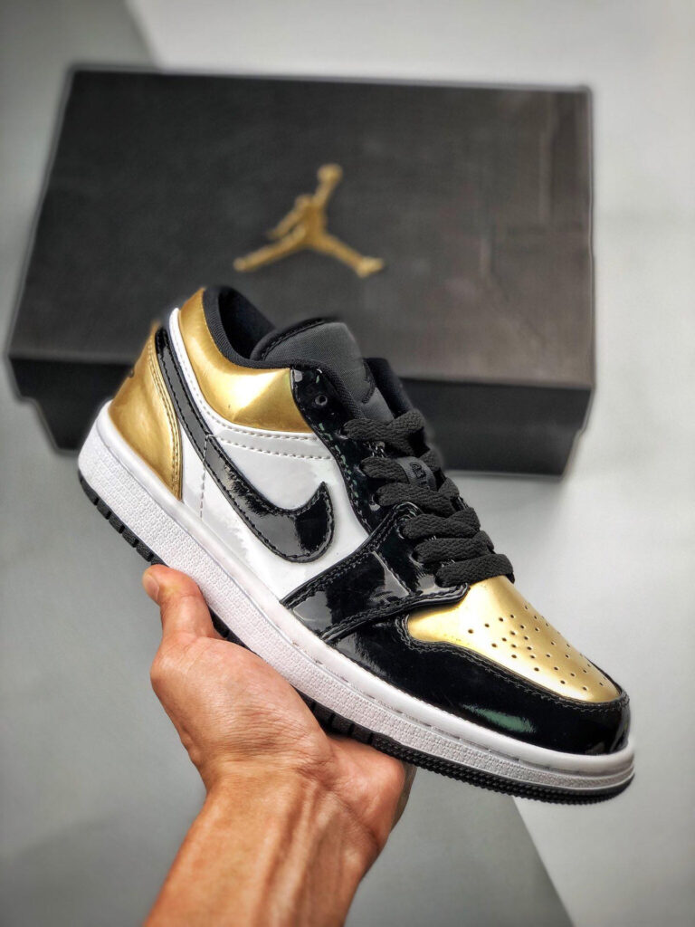Air Jordan 1 Low ” Gold Toe” CQ9447-700