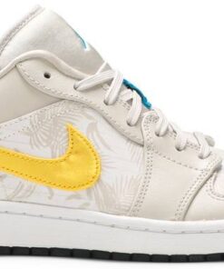 Air Jordan 1 Low 'Orewood Brown' CK3022-107