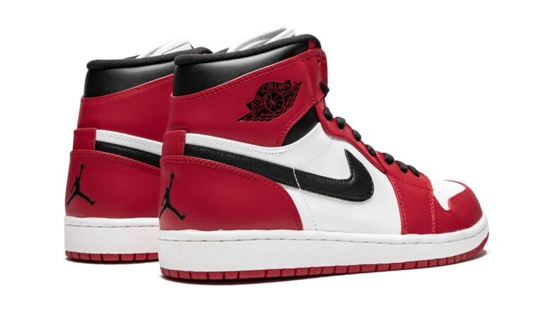 Nike Air Jordan 1 Chicago - Image 3