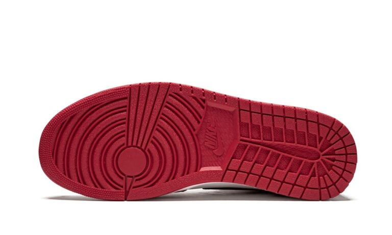 Nike Air Jordan 1 Chicago - Image 4