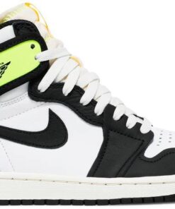 Air Jordan 1 Retro High OG 'Volt' 555088-118