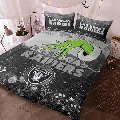 bed aesthetic cozy bed feliz dia de las madres mothers day cards NFL Las Vegas Raiders Logo Christmas Bedding Sets - Image 3