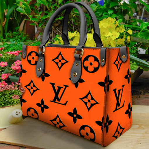 Louis Vuitton Women's Leather Handbag- WinGear.shop-LVHB_093