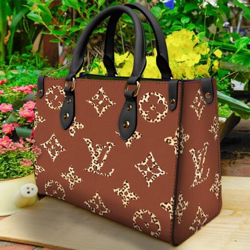 Louis Vuitton Women's Leather Handbag- WinGear.shop-LVHB_091