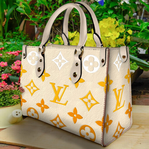 Louis Vuitton Women's Leather Handbag- WinGear.shop-LVHB_094