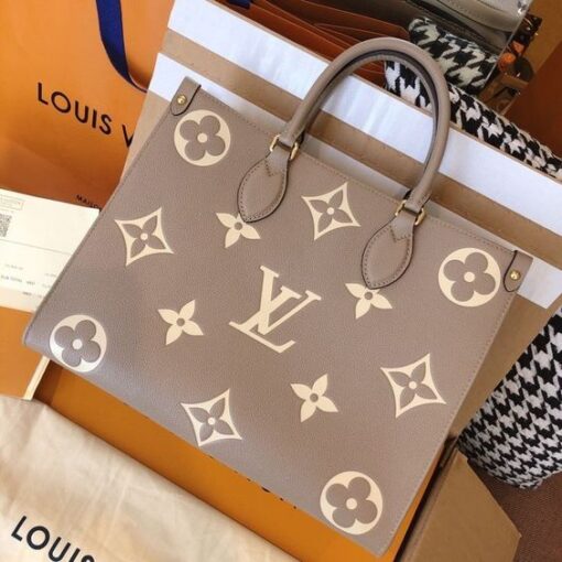 Louis Vuitton Women's Leather Handbag Limited edition "OnTheGo MM" Tourterelle - WinGear.shop-LVHB_021