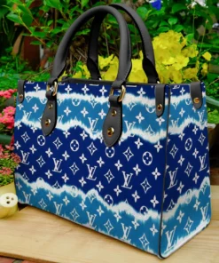 Louis Vuitton Women's Leather Handbag- WinGear.shop-LVHB_065
